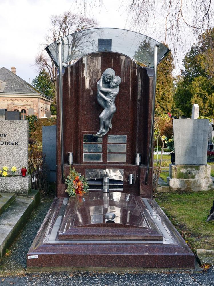 Эксклюзивный надгробный памятник из токовского гранита
