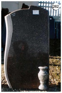 Стандартная стелла с гранитной вазой №262