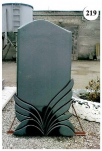 Черный стандартный памятник резной №219